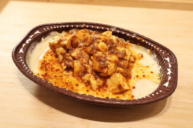 【麻婆ミートドリア】冷凍ミートドリアのミートソースを激辛系の麻婆豆腐にスワッピング! 一体感がヤバすぎな斬新激ウマめし<野島慎一郎のバカレシピ>